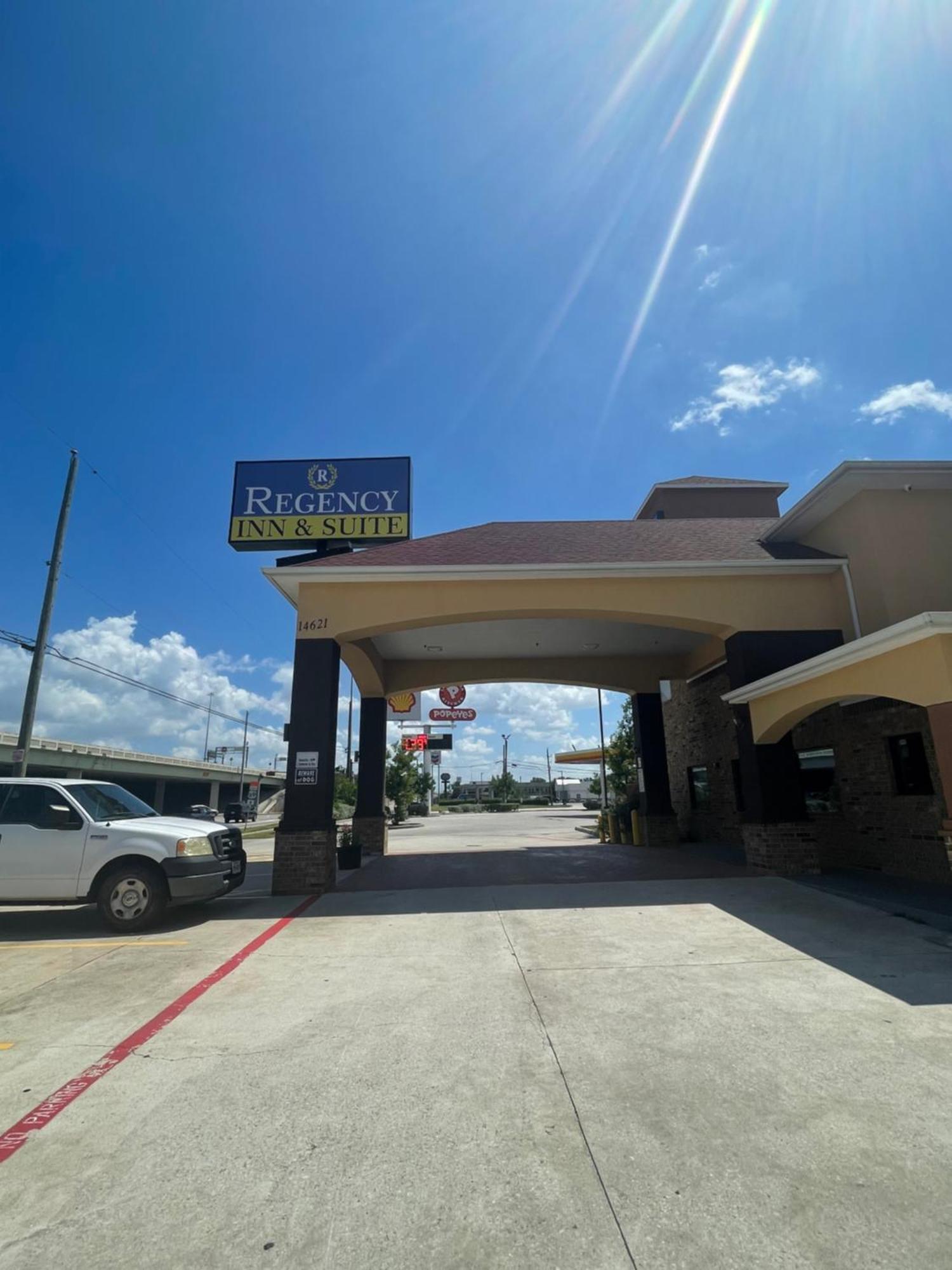 Regency Inn & Suites Houston Exterior foto